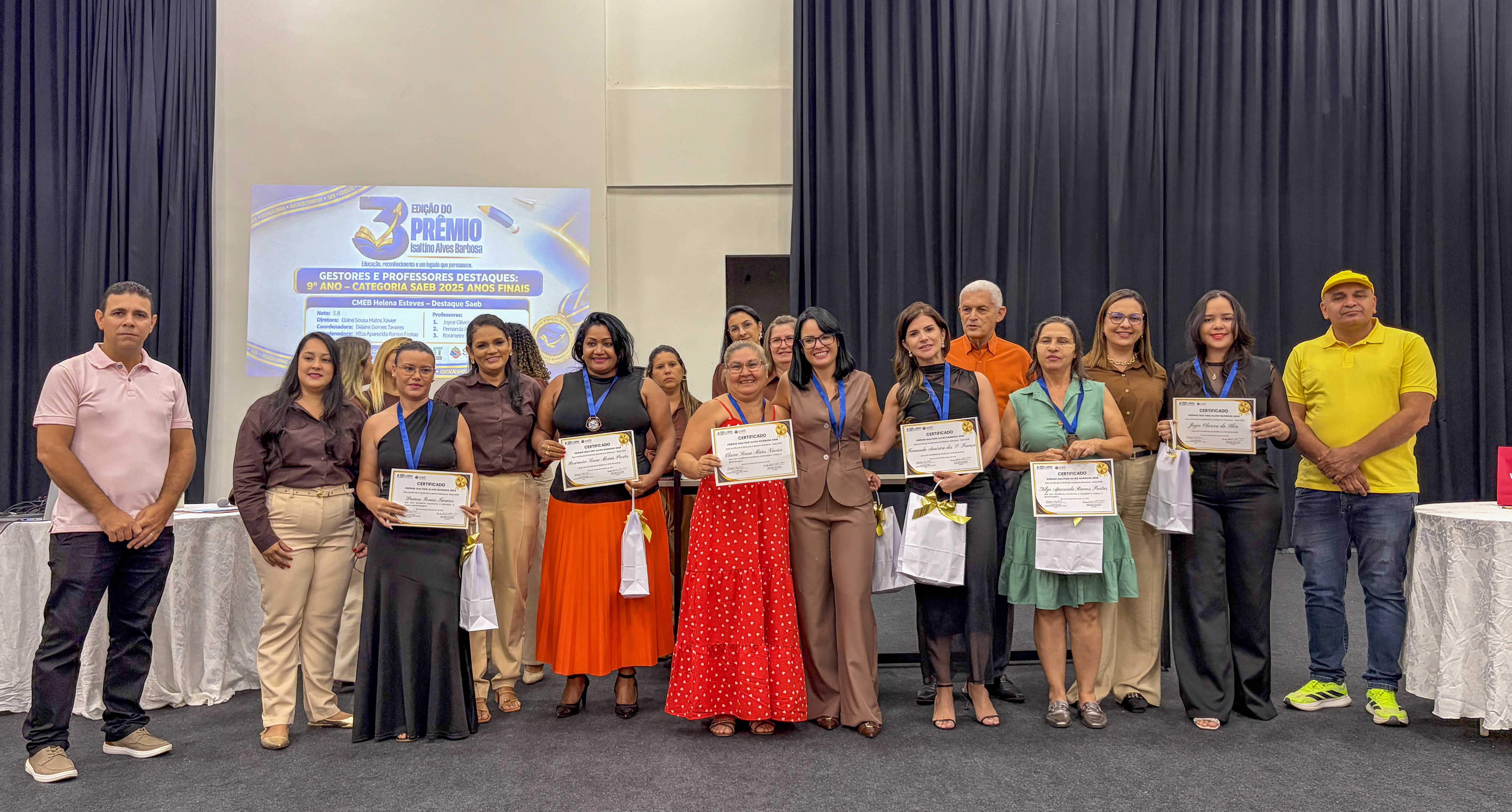 Barra do Garças premia profissionais da educação em Mato Grosso